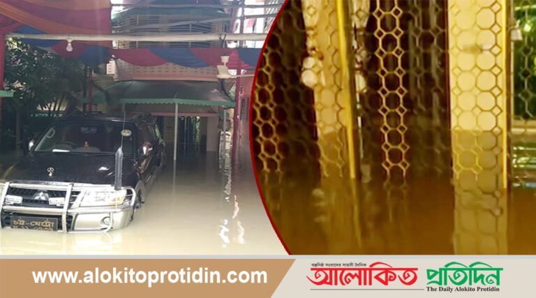 জলাবদ্ধতায় ঘরবন্দী চট্টগ্রাম মেয়র