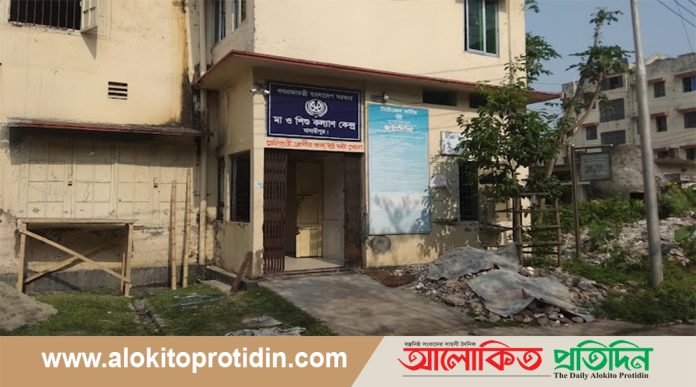 অফিসারকে টাকা দিলে চাকরি,না দিলে বদলি 