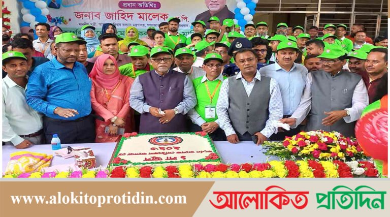 ডেঙ্গু কমাতে হলে মশা কমাতে হবে