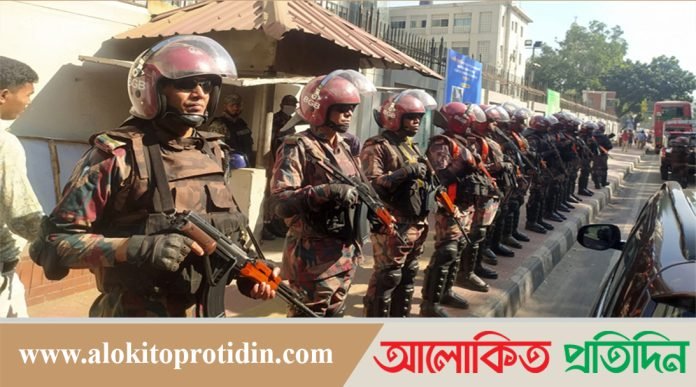 ঢাকায় ২২ প্লাটুনসহ সারাদেশে ১৬১ প্লাটুন বিজিবি মোতায়েন