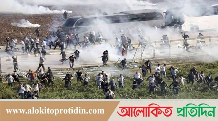 তুরস্কে মার্কিন ঘাঁটিতে বিক্ষোভকারীদের হামলা