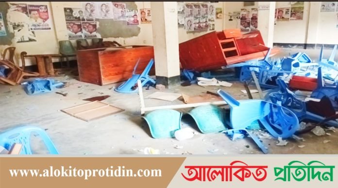 কেন্দুয়ায় বিএনপির মশাল মিছিলের প্রেক্ষিতে আওয়া মী লীগের বিরুদ্ধে নেতাকর্মীদের বাড়িঘর ভাংচুরের অভিযোগ কেন্দুয়ায় বিএনপির মশাল মিছিলের প্রেক্ষিতে আওয়া মী লীগের বিরুদ্ধে নেতাকর্মীদের বাড়িঘর ভাংচুরের অভিযোগ