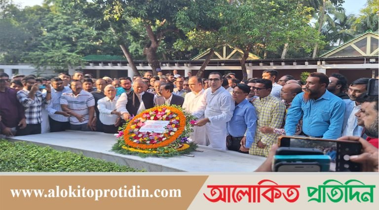 টুঙ্গিপাড়ায় জাতির পিতার সমাধিতে শেখ সেলিম এমপির শ্রদ্ধা 