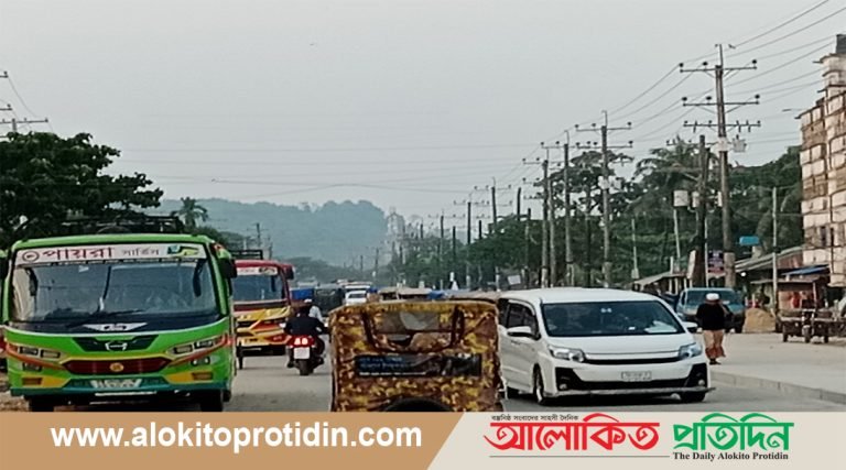 বিএনপির অবরোধে টেকনাফের কোথাও প্রভাব নেই 