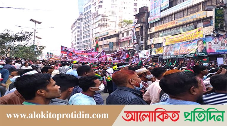 বিএনপির বিজয় র‍্যালিতে নয়াপল্টনে নেতাকর্মীদের ঢল