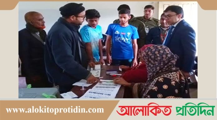 নেত্রকোণায় জাল ভোট দিতে গিয়ে আটক ৩