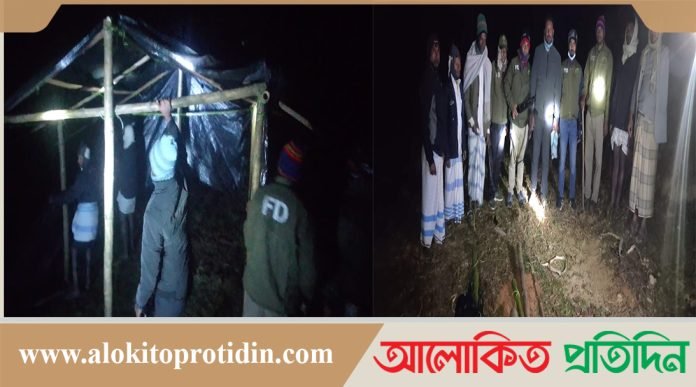 কক্সবাজার উত্তর বনবিভাগের অভিযানে অবৈধ স্থাপনা উচ্ছেদ 