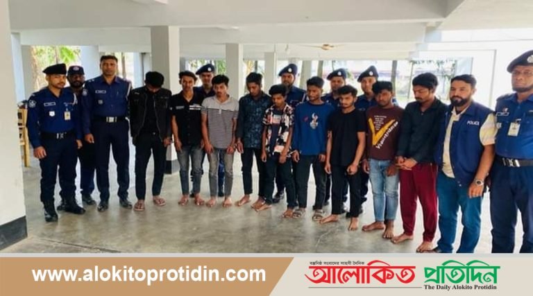 নোয়াখালীতে ডাকাতির প্রস্তুতিকালে অস্ত্রসহ আটক ৯ ডাকাত