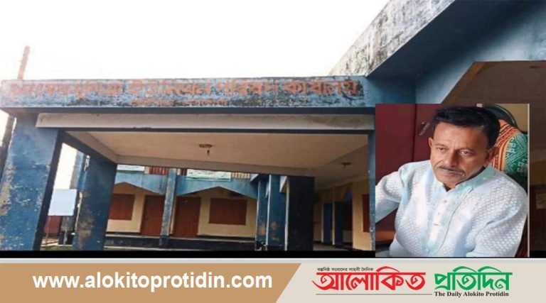 আটপাড়ায় সরকারি গাছ বিক্রির অভিযোগ উঠেছে  ইউপি চেয়ারম্যানের বিরুদ্ধে