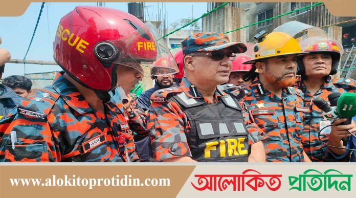 নিভেছে ডেমরার কাপড়ের গোডাউনে লাগা আগুন
