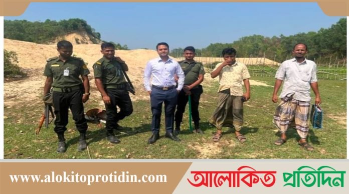 পেকুয়ায় বনবিভাগের জব্দকৃত বালু ইউএনও কর্তৃক আবার জব্দ!