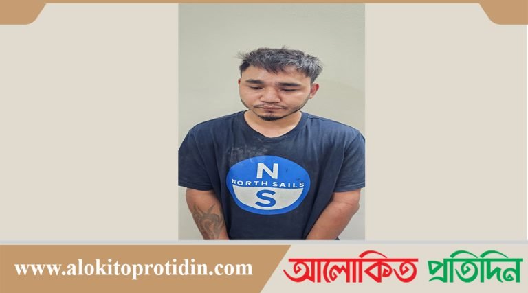 পুলিশ সদস্যদের ছুরিকাঘাত : পালিয়ে যাওয়া ছিনতাইকারীদের গ্রেফতার করেছে পুলিশ 
