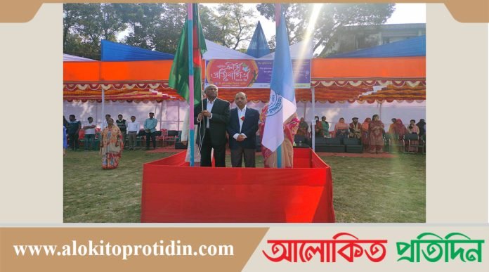 ছাত্র-ছাত্রীদের লেখাপড়ার পাশাপাশি খেলাধুলা চর্চাও করতে হবে