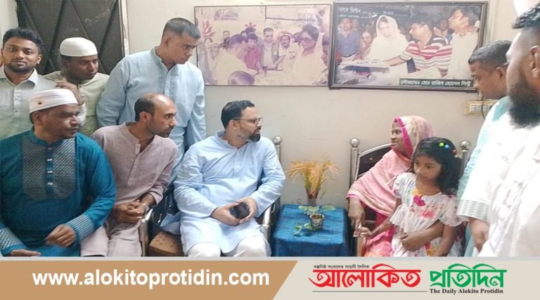 ঈদের দিন গুম পরিবারের সাথে শুভেচ্ছা বিনিময় করলেন আমিনুল হক