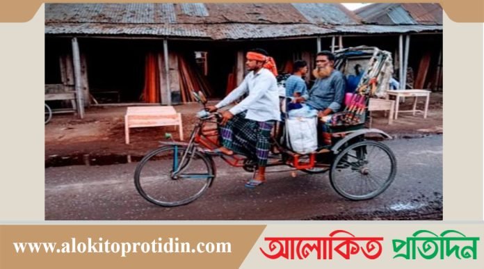 রিকশার প্যাডেলে যাদের জীবনযুদ্ধ