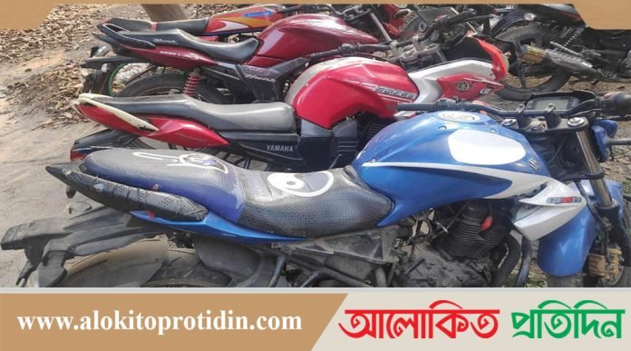 চোরাই মোটরসাইকেল কেনা-বেচা চক্রের ৭ সদস্য গ্রেপ্তার