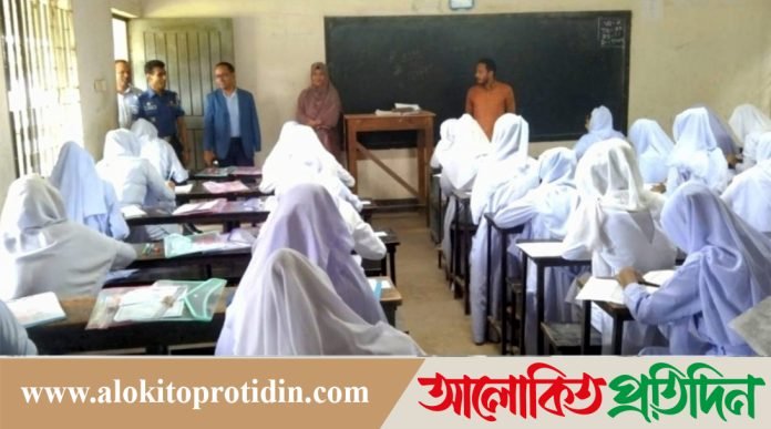 টাঙ্গাইলে ১১ কলেজের শিক্ষার্থীদের এইচএসসি পরীক্ষা বয়কটের ঘোষণা