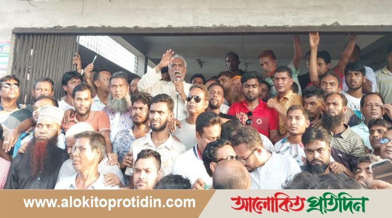 গণহত্যাকারীদের বিচারের দাবীতে দুর্গাপুর উপজেলা বিএনপির অবস্থান কর্মসূচি