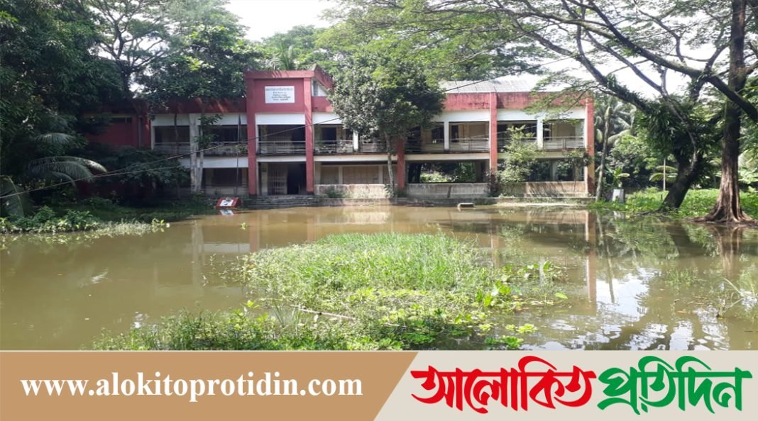 নোয়াখালীতে বন্যায় প্রাথমিক বিদ্যালয়ের ব্যাপক ক্ষতিতে শিক্ষা কার্যক্রম ব্যাহত
