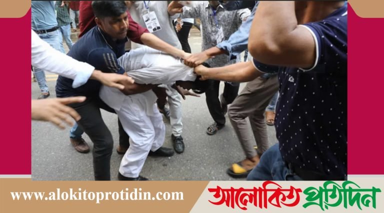 তারেক রহমানকে ব্যঙ্গ করার অভিযোগে বগুড়ায় হিরো আলমকে মারধর