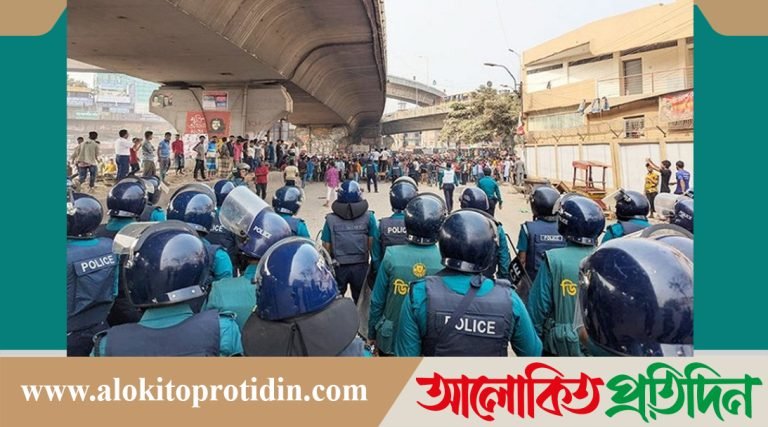 ঢাকার বিভিন্ন সড়ক অবরোধ করেছেন ব্যাটারিচালিত রিকশাচালকেরা