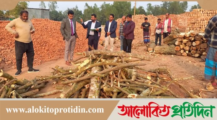 কালিহাতীতে ইটভাটায় ভ্রাম্যমাণ আদালতের অভিযান,লাখ টাকা জরিমানা