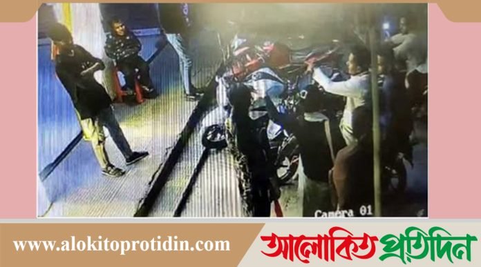 টাঙ্গাইলে নারী সমন্বয়ক ইভটিজিংয়ের শিকার