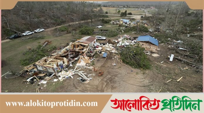 যুক্তরাষ্ট্রে টর্নেডোর আঘাতে নিহত বেড়ে অন্তত ৩৪