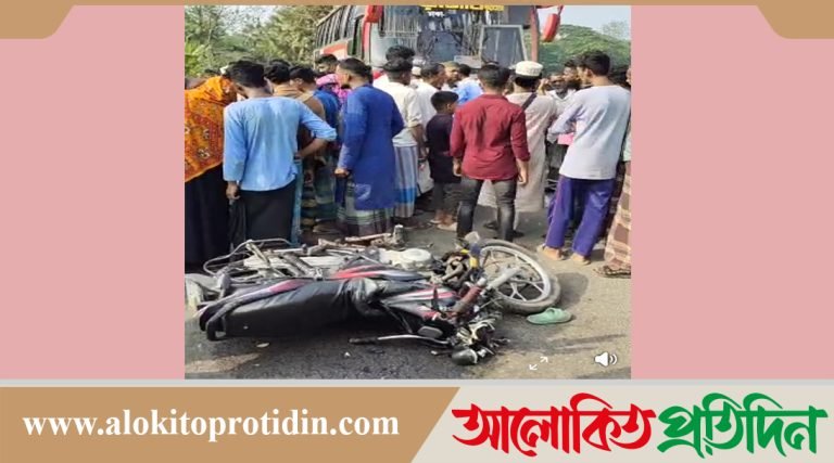 পাথরঘাটায় মোটরসাইকেল ও বাস মুখোমুখি সংঘর্ষে নিহত-৩