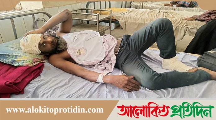 সখীপুরে ছিনতাইকারীদের কোপে আহত অটোচালক মারা গেছেন