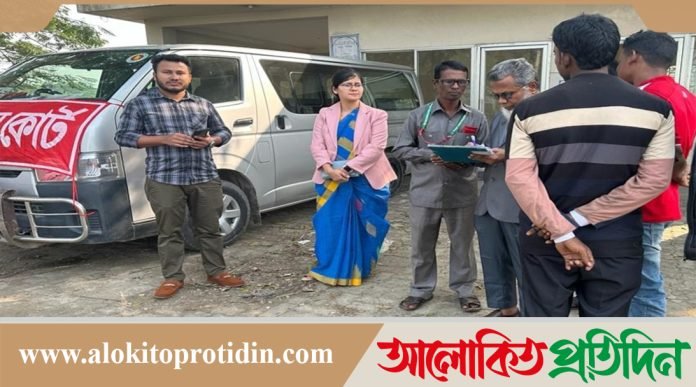 মানিকগঞ্জে অবৈধ যানবাহন ও লাইসেন্সবিহীন চালকের বিরুদ্ধে অভিযান