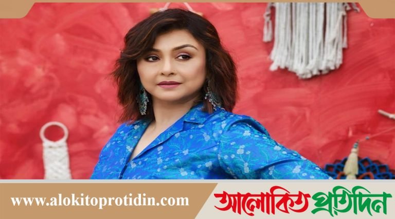 মুম্বাই মহাসমুদ্র,বহু বড় বড় মাছ ঘুরে বেড়াচ্ছে :দেবযানী