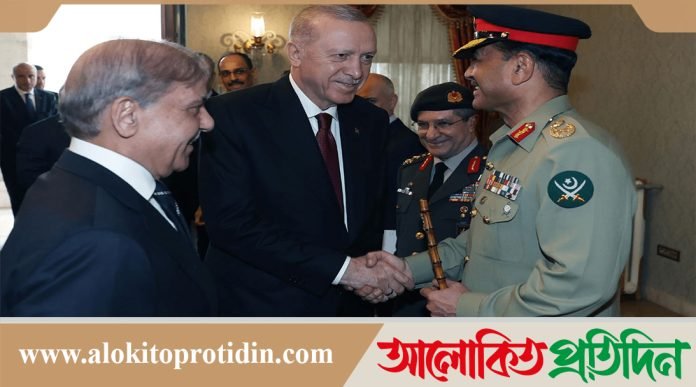 ‘কৌশলগত’ সম্পর্ক আরও শক্তিশালী করার অঙ্গীকার পাকিস্তান-তুরস্কের