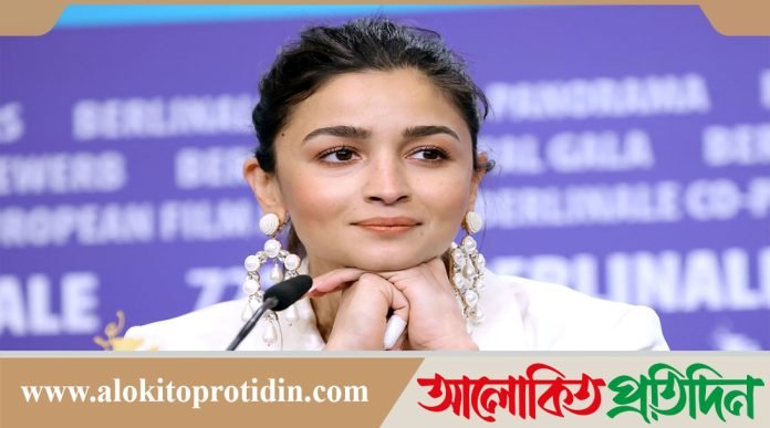অপারেশন সিঁদুর সমর্থন করে ১ লাখ অনুসারী হারিয়েছেন আলিয়া