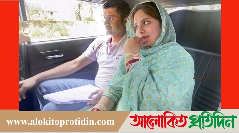 পাকিস্তানি তরুণীকে বিয়ে করে চাকরি হারালেন ভারতীয় সিআরপিএফ কর্মকর্তা!