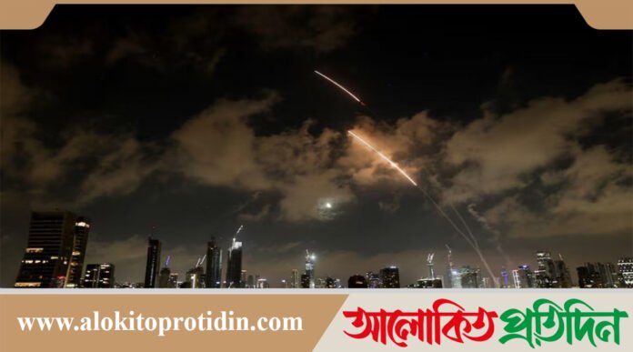 ইরানে গভীররাতে কয়েক ডজন লক্ষ্যবস্তুতে হামলা চালিয়েছে ইসরায়েল