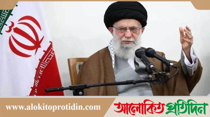 এই আয়াতুল্লাহ আলী খামেনি কে? যাকে হত্যা করতে চায় ট্রাম্প-নেতানিয়াহু