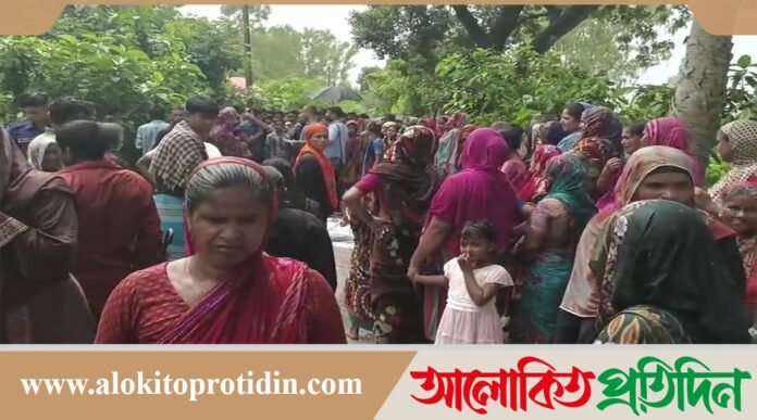 ঘিওরে কাঁঠালকে কেন্দ্র করে দেবরের ছুরিকাঘাতে ভাবি নিহত