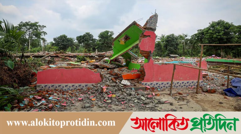 ঘরবাড়ি ভেঙে দিয়ে মুসলিমদের উচ্ছেদ ও বাংলাদেশে বিতাড়ন করছে ভারত: রয়টার্সের প্রতিবেদন